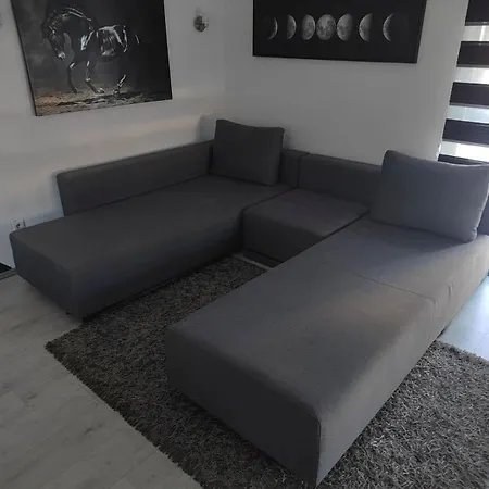 Triangle Apartment Divcibare