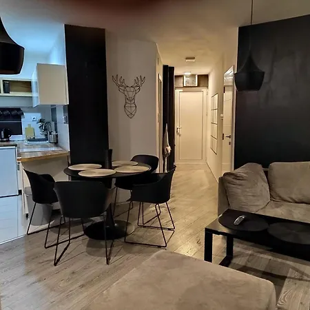 Triangle Apartment Divcibare